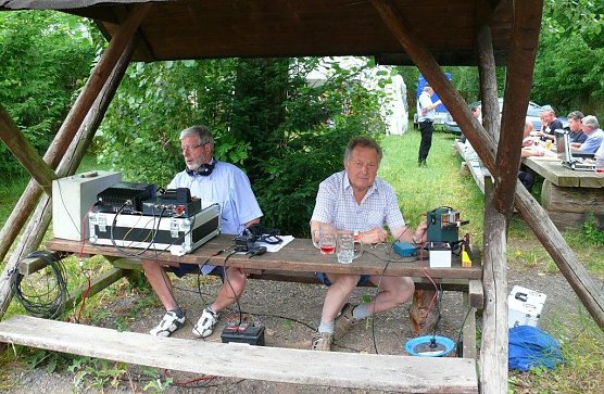 Funkertreffen auf dem Rathsfeld (Foto: privat) Funkertreffen auf dem Rathsfeld (Foto: privat)