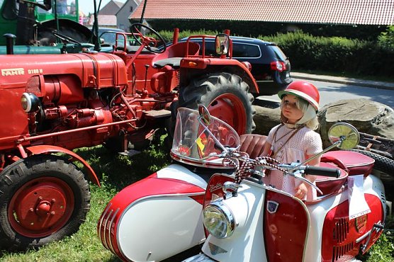 Traktoren &uuml;ber Traktoren... (Foto: Karl-Heinz Herrmann)