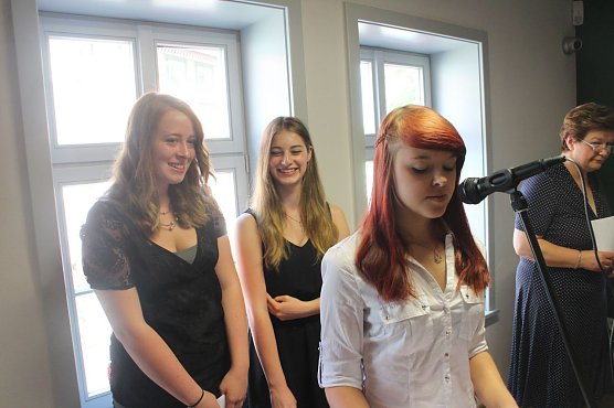 v.l.: Sarah Marie Pf&ouml;rtner, Annemarie Kaiser, Vivien Hoffmann (Foto: Angelo Glashagel)