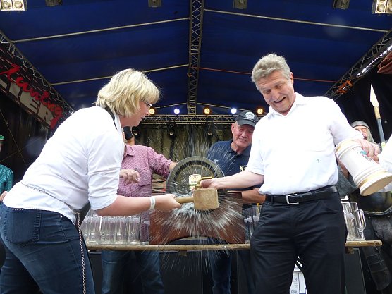 Beim ersten Schlag (Foto: nnz)