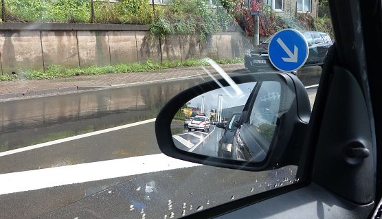 Feuerwehr im Dauereinsatz (Foto: nnz)