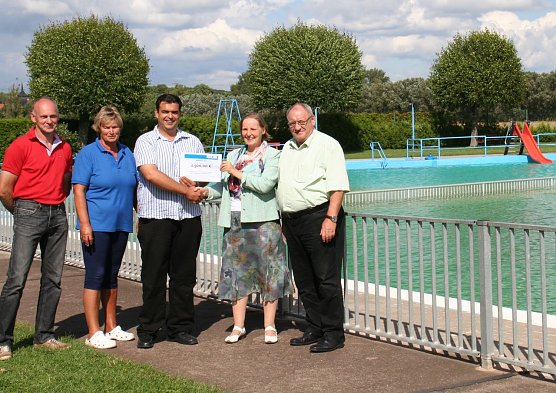 Bescheid &uuml;bergeben (Foto: privat)