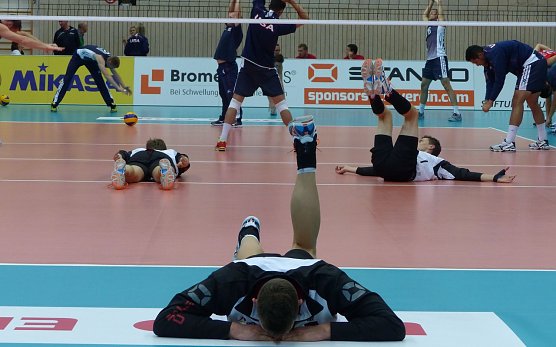 Aufwärmen (Foto: nnz) Aufwärmen (Foto: nnz)