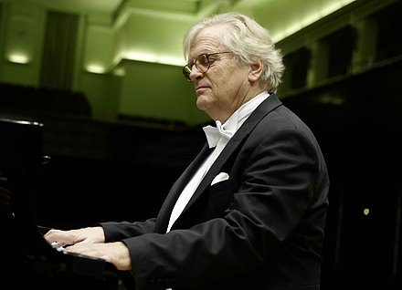 Justus Franz am Klavier (Foto: Julia Hoffmann Tourist Info Bad Sachsa)