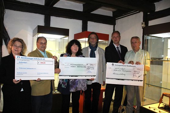 Geld von Geldhäusern (Foto: I. Bergmann) Geld von Geldhäusern (Foto: I. Bergmann)