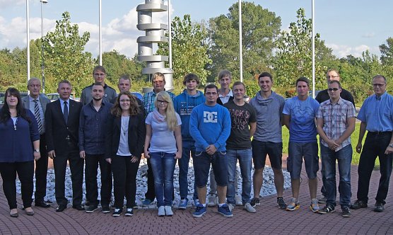 Neue Azubis bei Feuer Powertrain (Foto: privat)