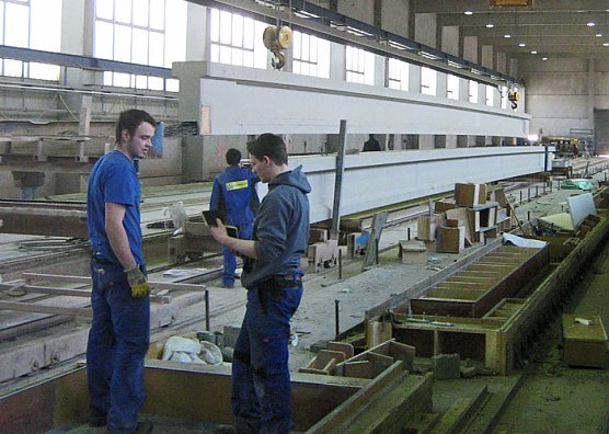 Gr&ouml;&szlig;er und schwerer (Foto: Habau)