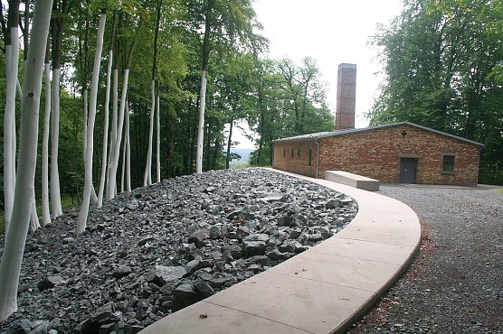 Aschegrab und Krematorium (Foto: Gedenkst&auml;tte Mittelbau-Dora)