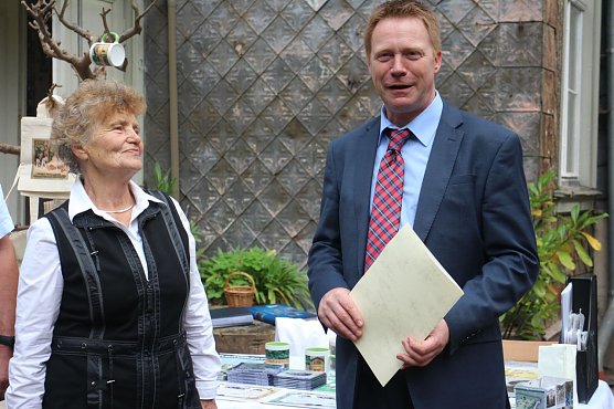 30.000 Euro hatte Minister Matschie mitgebracht (Foto: Angelo Glashagel) 30.000 Euro hatte Minister Matschie mitgebracht (Foto: Angelo Glashagel)