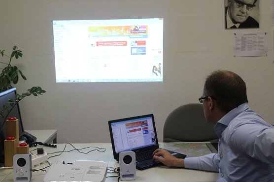 Auch bei der SPD hat man die Ergebnisse im Blick (Foto: Angelo Glashagel)