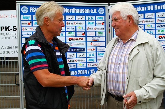 Dank an Heinz Jödecke (Foto: Bernd Peter) Dank an Heinz Jödecke (Foto: Bernd Peter)