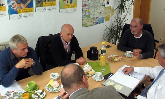 Beratung (Foto: Beratung mit Bundestagsabgeordneten)