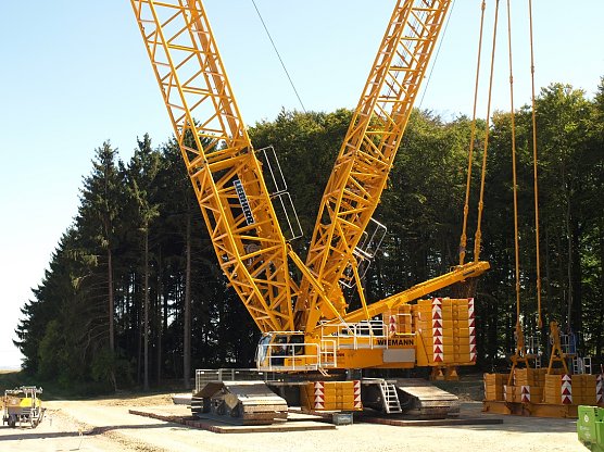 Raupendrehkran der Firma Wiemann (Foto: NUV) Raupendrehkran der Firma Wiemann (Foto: NUV)