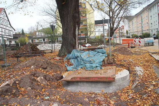 Wird wieder abgedeckt - der Brunnen an der Blasii Kirche (Foto: Angelo Glashagel) Wird wieder abgedeckt - der Brunnen an der Blasii Kirche (Foto: Angelo Glashagel)