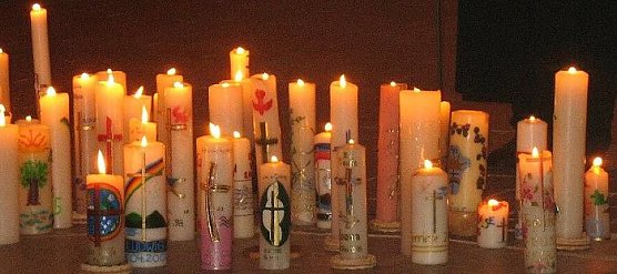 Taufkerzen (Foto: Tuschy) Taufkerzen (Foto: Tuschy)