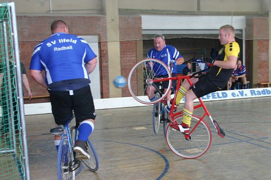 Ilfelder Duo &uuml;bernimmt Tabellenf&uuml;hrung zum Saisonauftakt der Radballer (Foto: Uwe Tittel)