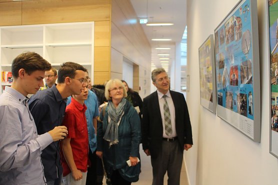 Die besten Fotos der Jugendlichen sind jetzt im Obergeschoss der Nordh&auml;user Bibliothek zu sehen (Foto: Angelo Glashagel)