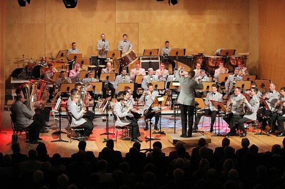 Aus die Maus fürs Wehrbereichsmusikkorps III (Foto: Karl-Heinz Herrmann) Aus die Maus fürs Wehrbereichsmusikkorps III (Foto: Karl-Heinz Herrmann)