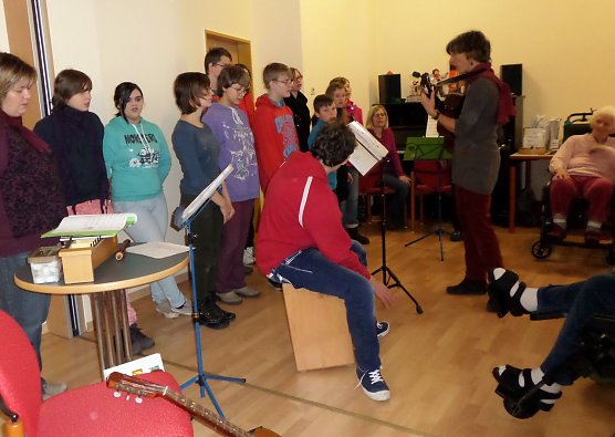 Förderschüler musizierten (Foto: privat) Förderschüler musizierten (Foto: privat)