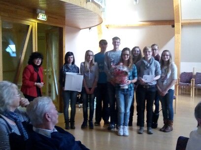 Tr&auml;nen der R&uuml;hrung erzeugte der Auftritt der Bleicher&ouml;der Sch&uuml;ler beim VdK Ortsverband (Foto: Schiller Gymnasium Bleicherode)