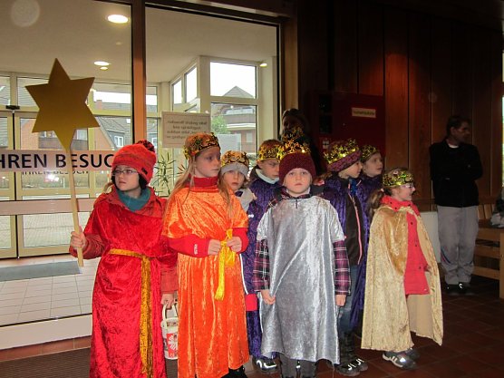 Die Sternsinger besuchten heute die Nordth&uuml;ringer Werkst&auml;tten (Foto: Nordth&uuml;ringer Werkst&auml;tten)