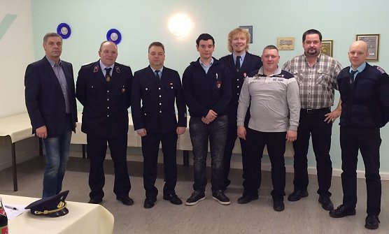 Von links: G.Reinhardt, T.Evers, W.Ittershagen, J.Rathmann, S.Alert, R.Koch, S.Spangenberg, S.Schmidt (Foto: Feuerwehr Gro&szlig;wechsungen)