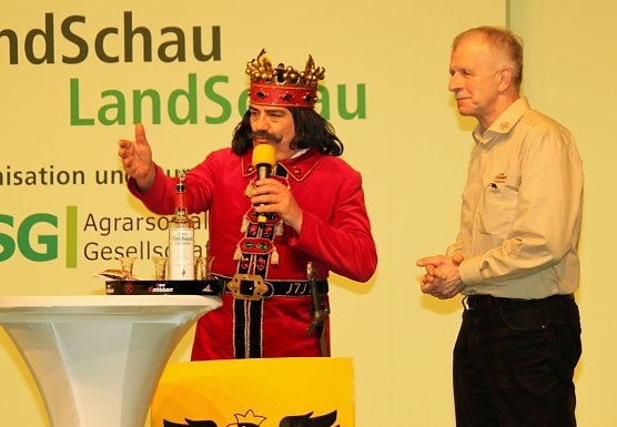 Schnapsen mit dem Roland - der Landkreis Nordhausen pr&auml;sentierte sich gestern auf der Gr&uuml;nen Woche in Berlin (Foto: Jessica Pieper)