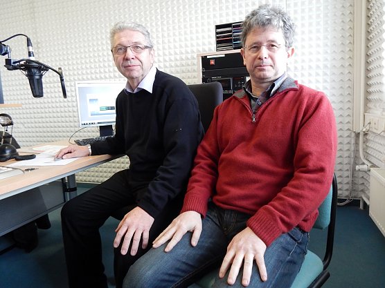 Manfred Strobl und Dirk Erfurt im Studio des Offenen Kanals Nordhausen (Foto: Sandra Witzel) Manfred Strobl und Dirk Erfurt im Studio des Offenen Kanals Nordhausen (Foto: Sandra Witzel)