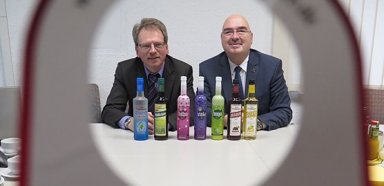 Blick durch den erkl&auml;renden Anh&auml;nger (Foto: nnz)