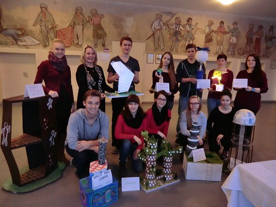 Auch Architektur ist Kunst - die Sch&uuml;ler des Bleicher&ouml;der Schillergymnasiums konnten das ausprobieren (Foto: Schiller Gymnasium Bleicherode)