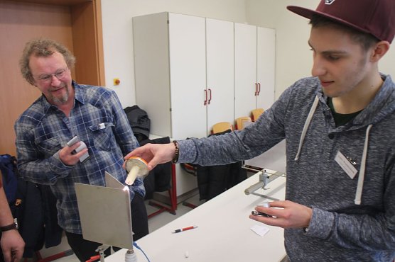 Viel gab es f&uuml;r Eltern und Sch&uuml;lern heute am Nordh&auml;user Humboldt Gymnasium zu entdecken (Foto: Angelo Glashagel)
