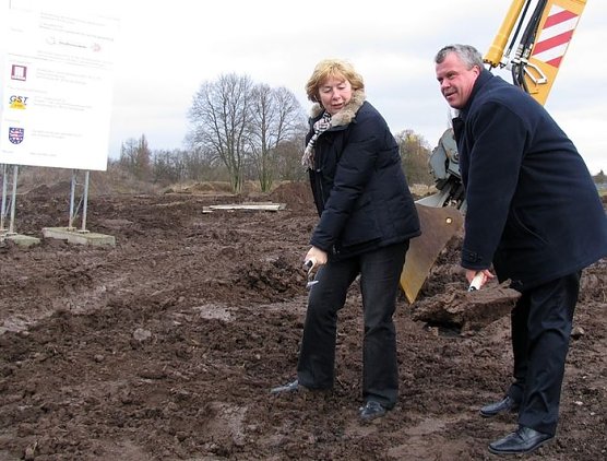 Symbolischer Spatenstich (Foto: psv)