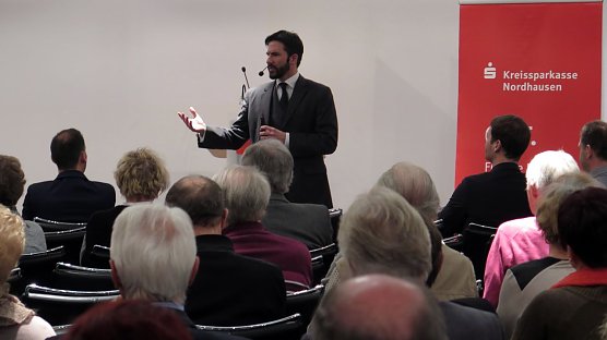 Vermögensexperte Siefert bei seinem Vortrag (Foto: nnz) Vermögensexperte Siefert bei seinem Vortrag (Foto: nnz)