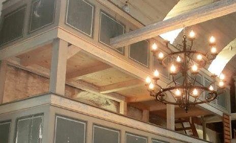 In Leimbachs Kirche leuchtet es wieder (Foto: Thomas Ahlhelm)