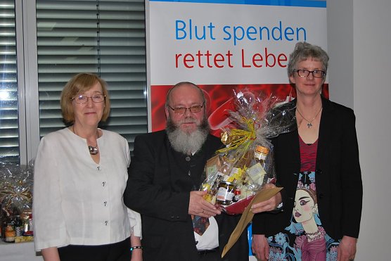 Blutspender geehrt (Foto: SHK/Blutspendezentrale) Blutspender geehrt (Foto: SHK/Blutspendezentrale)