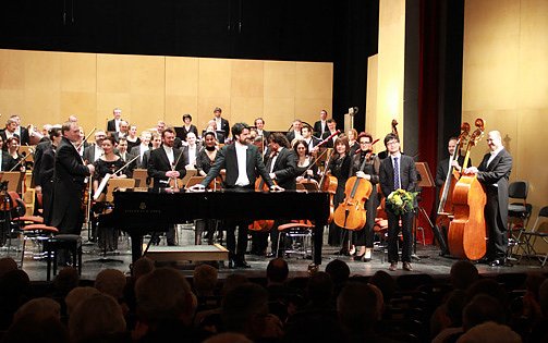 Erfolgreiche Uraufführung (Foto: Thüringer Landesmusikakademie Sondershausen) Erfolgreiche Uraufführung (Foto: Thüringer Landesmusikakademie Sondershausen)