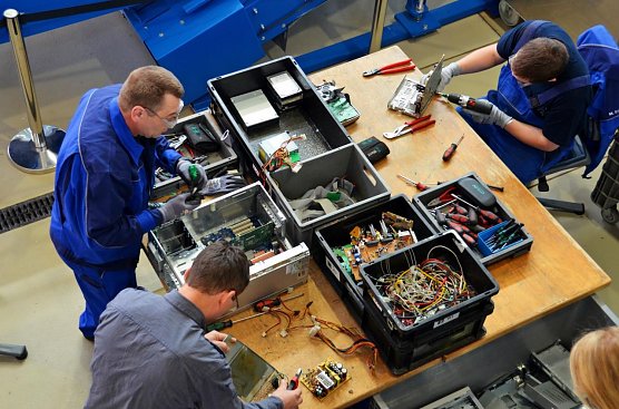 Elektroaltger&auml;te-Sammelaktion am Hochschulinformationstag (Foto: Tina Bergknapp)