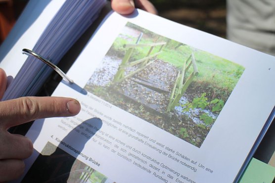Die alte Br&uuml;cke war nach 12 Jahren bauf&auml;llig (Foto: Angelo Glashagel)