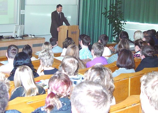 Studieng&auml;nge vorgestellt (Foto: Schelenhaus)