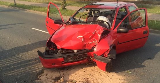 Unfallauto (Foto: Feuerwehr Harztor)