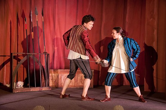 Franz Xaver Schlecht (Prinz Albert), Maria Hengst (Prinz Hugo) (Foto: Anja Daniela Wagner) Franz Xaver Schlecht (Prinz Albert), Maria Hengst (Prinz Hugo) (Foto: Anja Daniela Wagner)