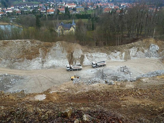 Die Westseite des Röseberg (Foto: Dr. Reiner Cornelius) Die Westseite des Röseberg (Foto: Dr. Reiner Cornelius)