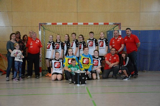 Die Mädels der weiblichen Jugend-C bedanken sich (Foto: privat) Die Mädels der weiblichen Jugend-C bedanken sich (Foto: privat)