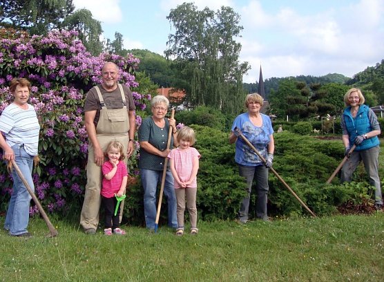 Hilfe bei der Parkpflege in Ilfeld (Foto: privat)