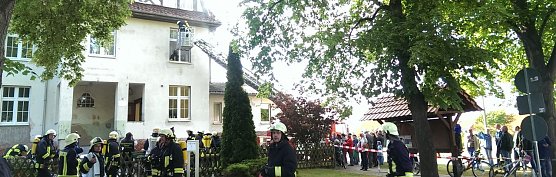 Brennendes Gemeindehaus in Uthleben (Foto: privat)