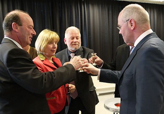 Vertrag unterzeichnet (Foto: nnz) Vertrag unterzeichnet (Foto: nnz)