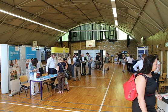 20 Firmen aus der Region und von weiter her pr&auml;sentierten sich an der Nordh&auml;user Hochschule (Foto: Angelo Glashagel)