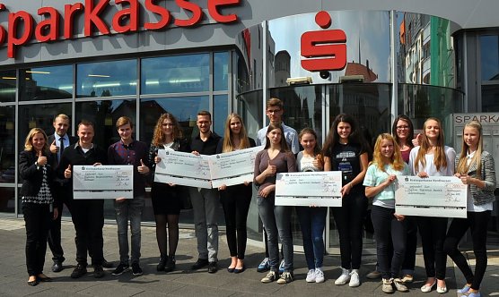 &Uuml;bergeben (Foto: KSK)