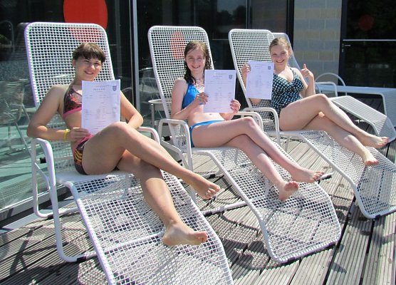 Zeugnisaktion f&uuml;r schlaue Sch&uuml;ler im Nordh&auml;user Badehaus (Foto: Badehaus)