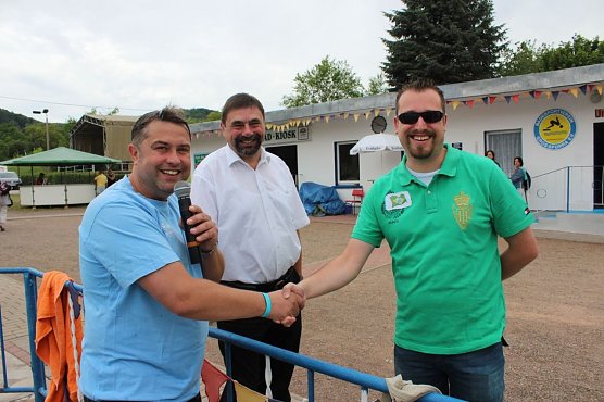 24-Stunden-Schwimmen gestartet (Foto: Karl-Heinz Herrmann) 24-Stunden-Schwimmen gestartet (Foto: Karl-Heinz Herrmann)